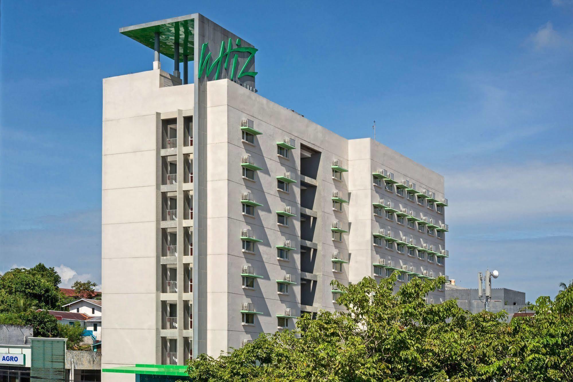 Whiz Prime Hotel Balikpapan Balikpapan  Exterior photo